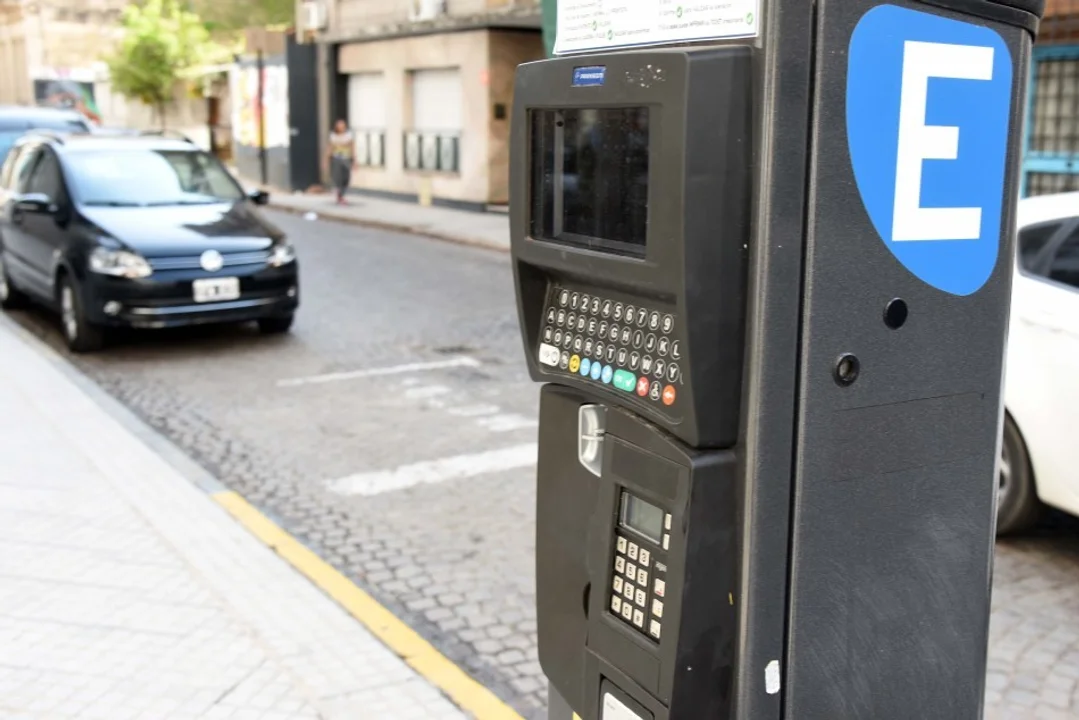 Liberan el estacionamiento medido en vísperas del Día del padre