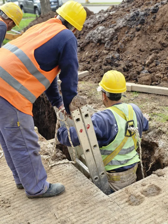 Trabajos de Aguas Santafesinas en el barrio San Carlos
