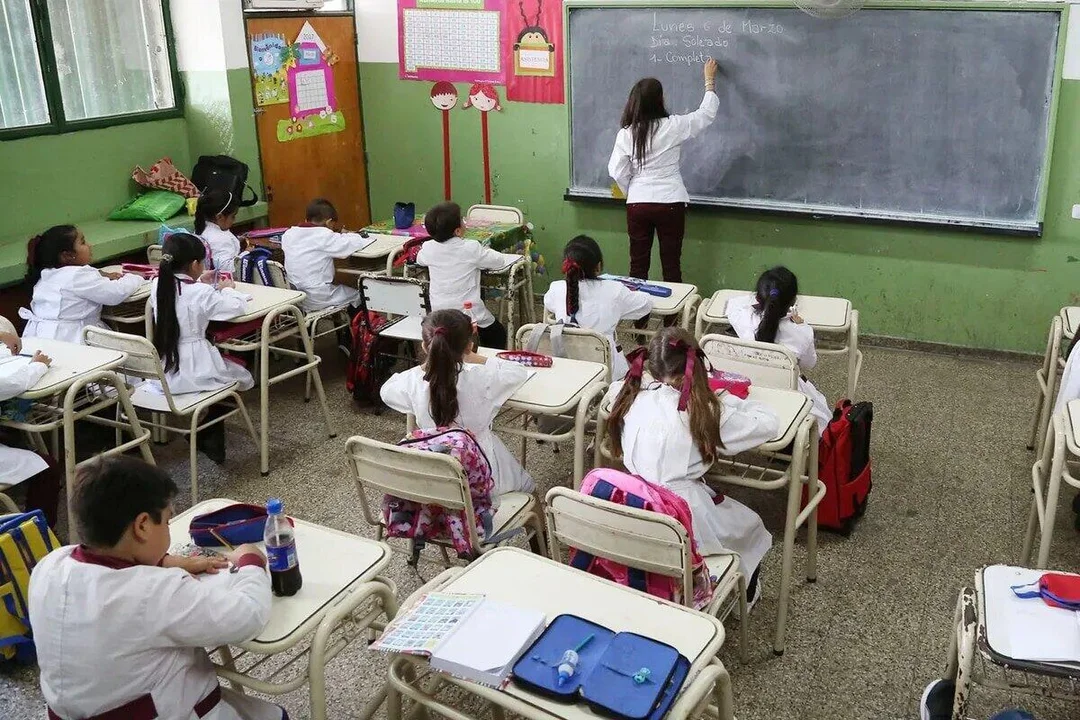 Provincia anunció el pago de Asistencia Perfecta a docentes: cuáles son los montos