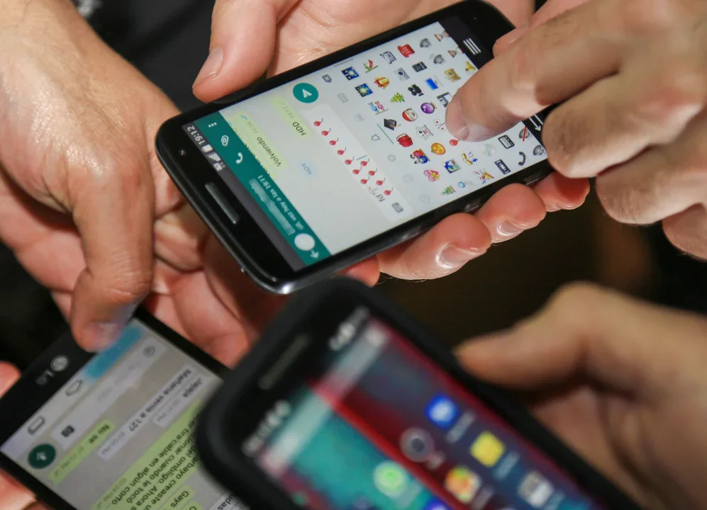 El Gobierno liberó las tarifas de cable, celulares e Internet