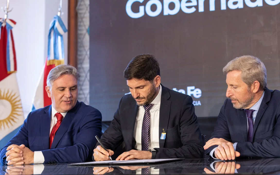 Pullaro, Llaryora y Frigerio compartieron foto de unidad y reclamo a Nación