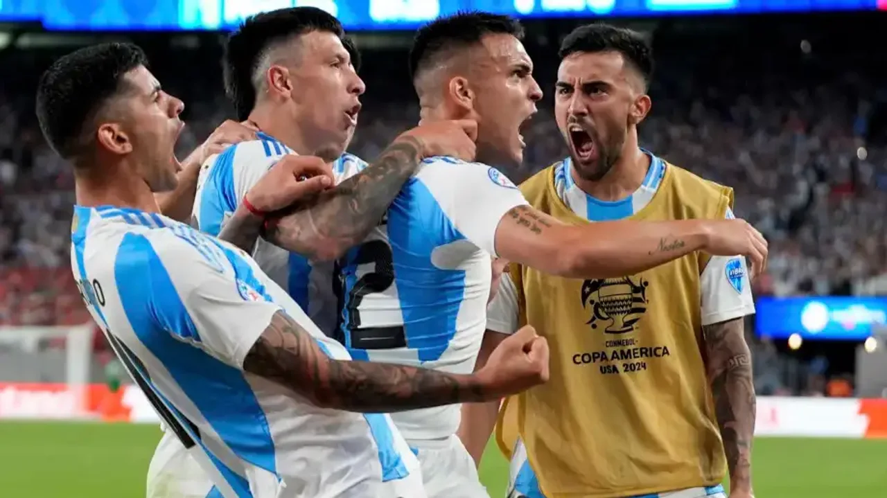 Sin Messi ni Scaloni, pero con Garnacho, Argentina enfrenta a Perú