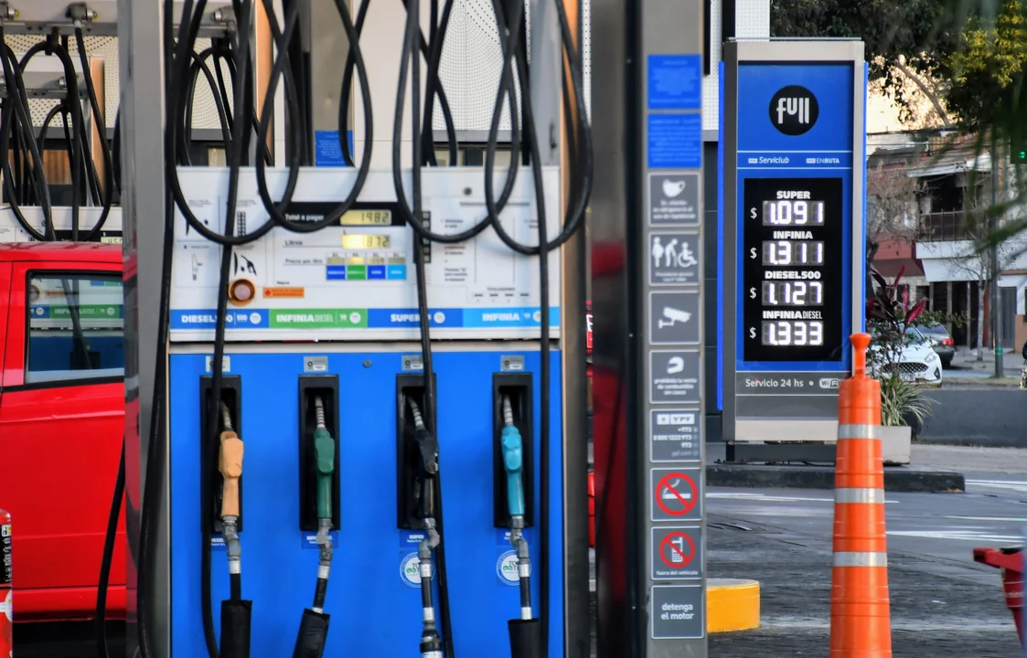 Subieron los combustibles (Rplus)