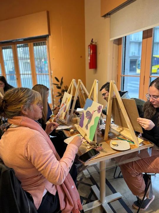 Rosario tuvo su primera tarde de merienda, arte y tarot libre de gluten