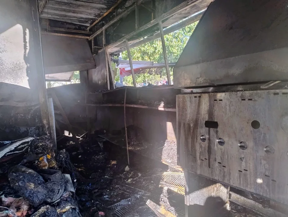 Un histórico carrito del Parque Independencia fue consumido por un incendio