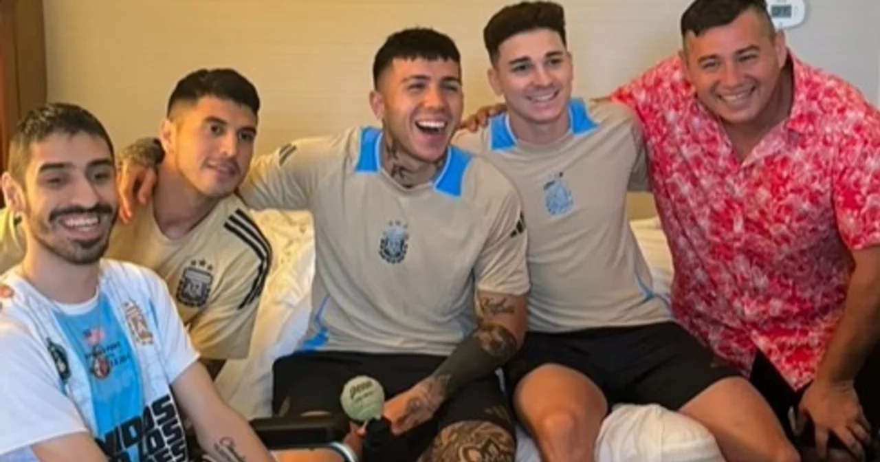 El conmovedor encuentro de los jugadores de la Selección con Juancito