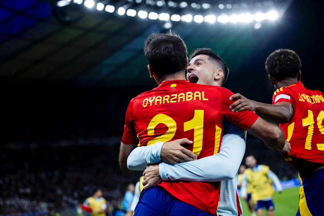 España le ganó sobre el final a Inglaterra y se quedó con la Eurocopa