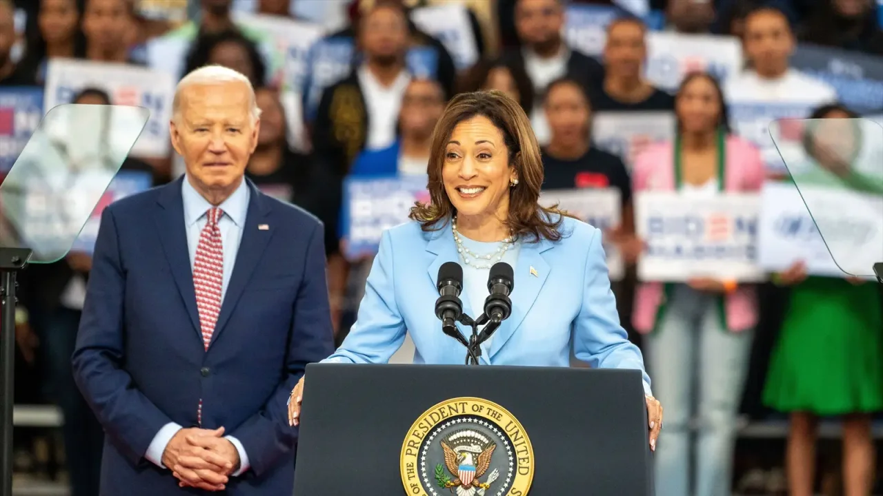 Imagen de archivo de Joe Biden y Kamala Harris en un acto el pasado mayo. (Fotografía: Europa Press)