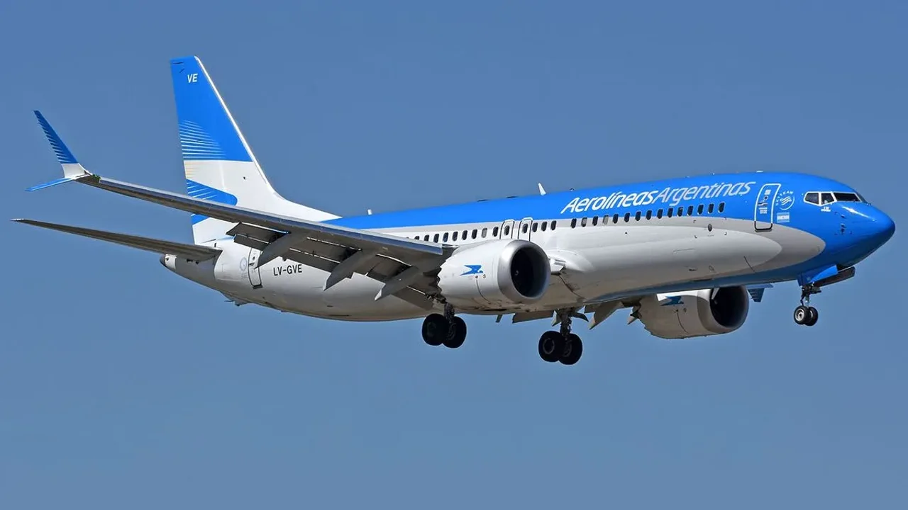 Aumentan las tasas aeroportuarias y podrían subir los vuelos internacionales