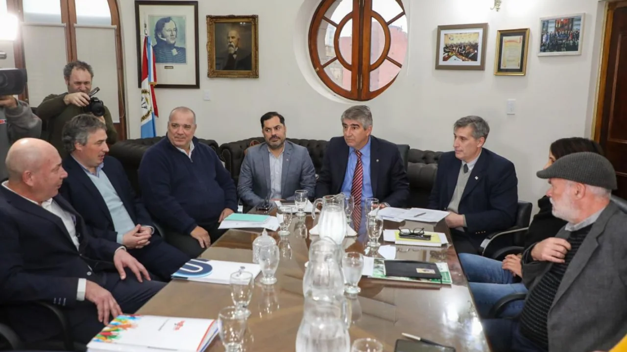 Paritarias: la Provincia y los gremios vuelven a discutir el salario este miércoles