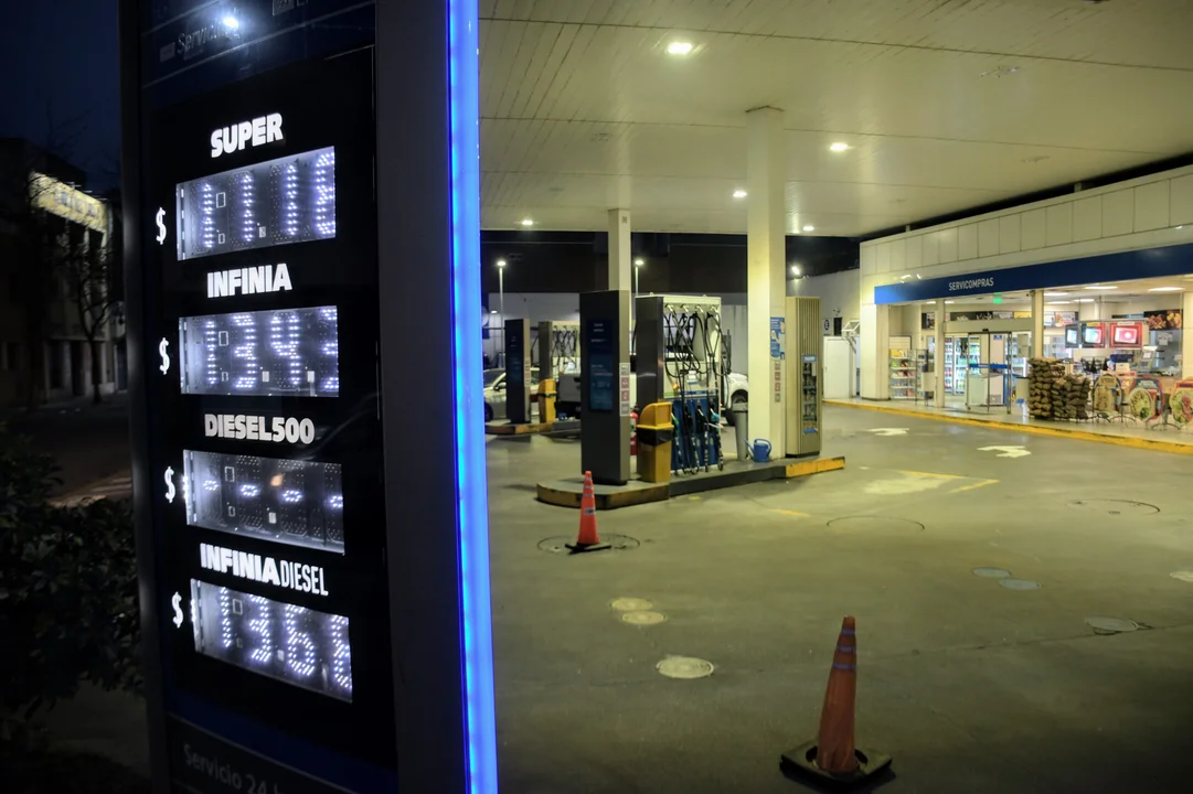 En Rosario, los combustibles subieron un 4%. (Foto: Rosario Plus)