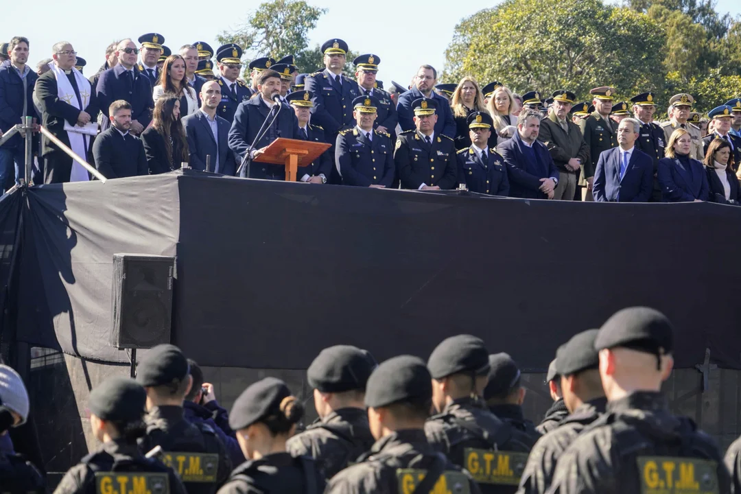 Pullaro pidió a la policía “mano dura en el marco de la Ley” durante un acto en Rosario