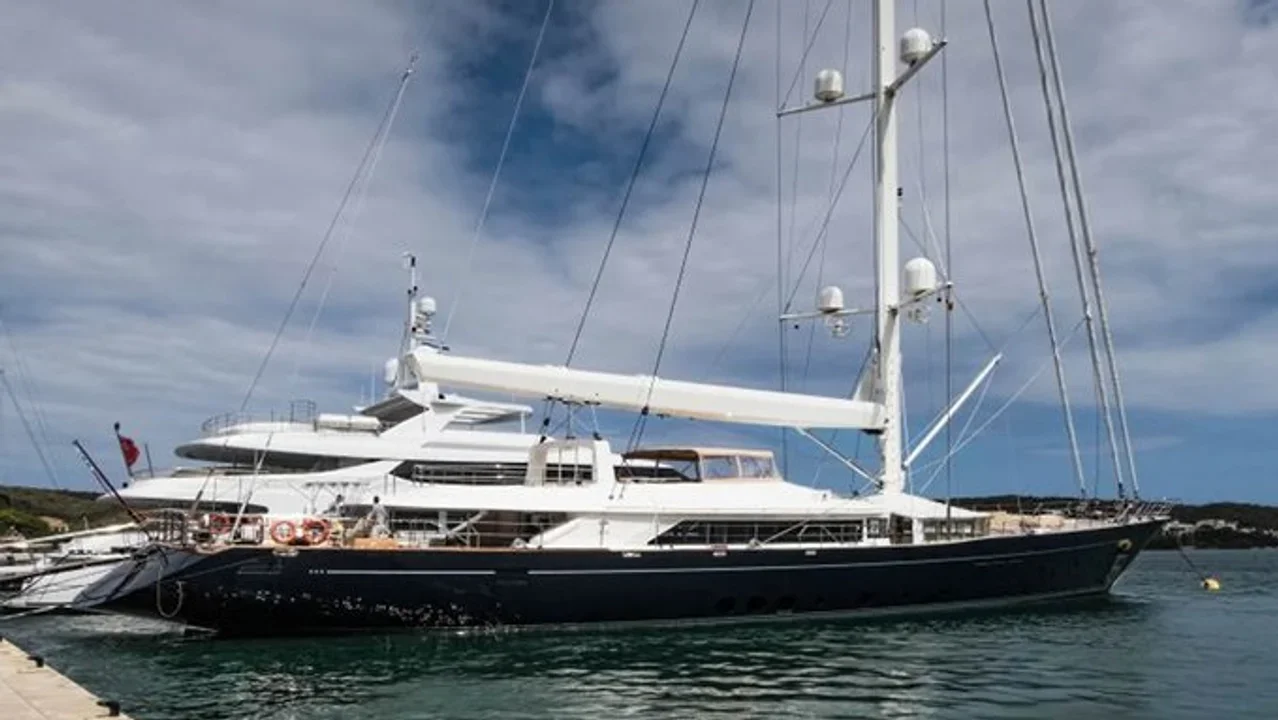 Sicilia: un muerto y 6 desaparecidos tras el naufragio de un yate de lujo