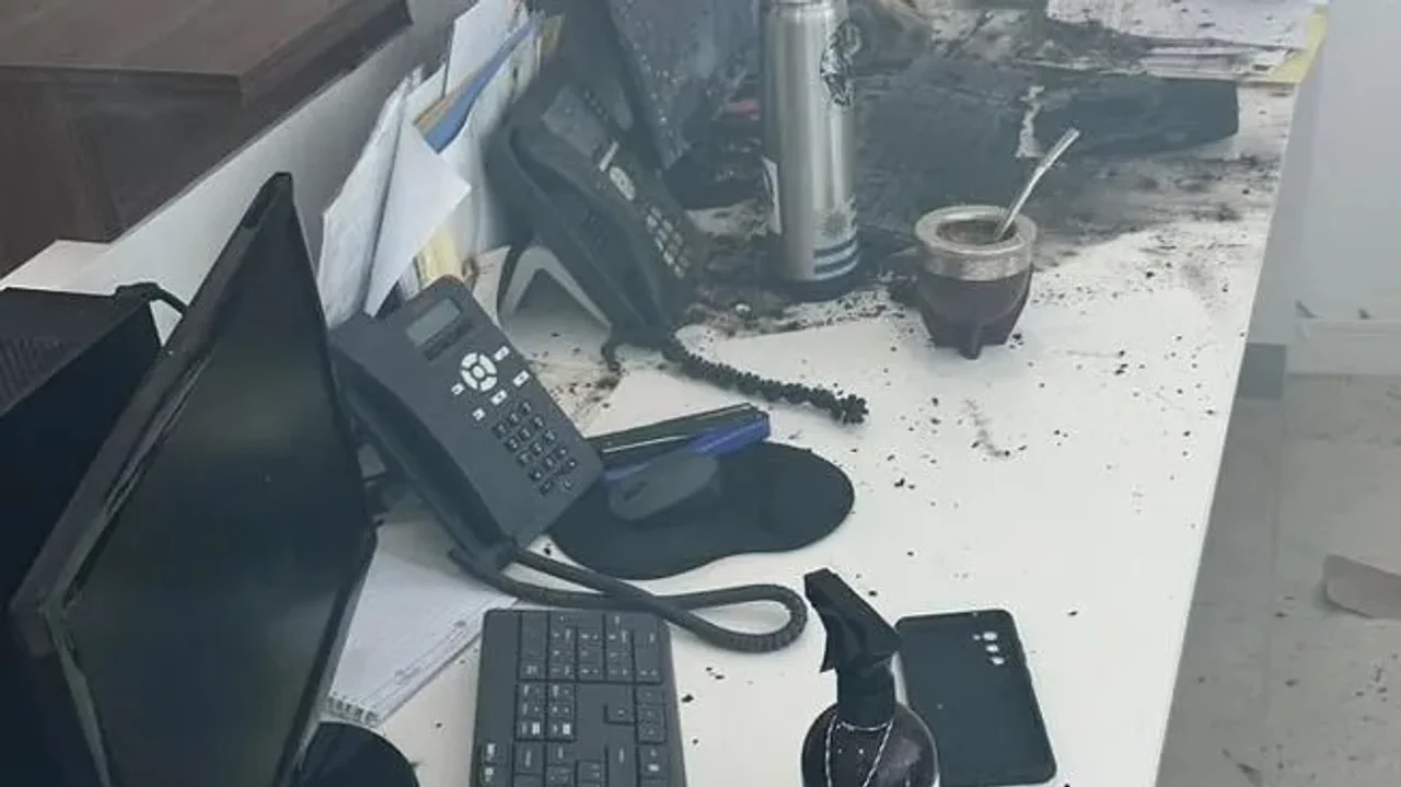 Uno de los paquetes hirió a una secretaria. Foto: Ámbito