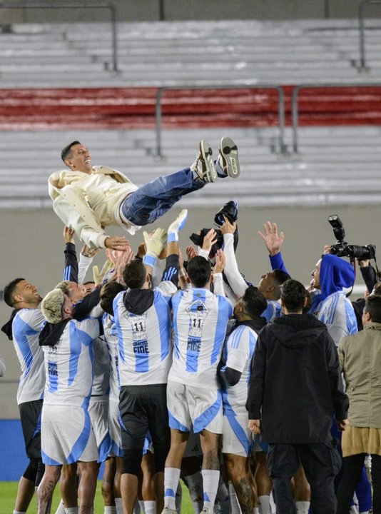 Sin Messi, Argentina goleó 3 a 0 a Chile en el Monumental