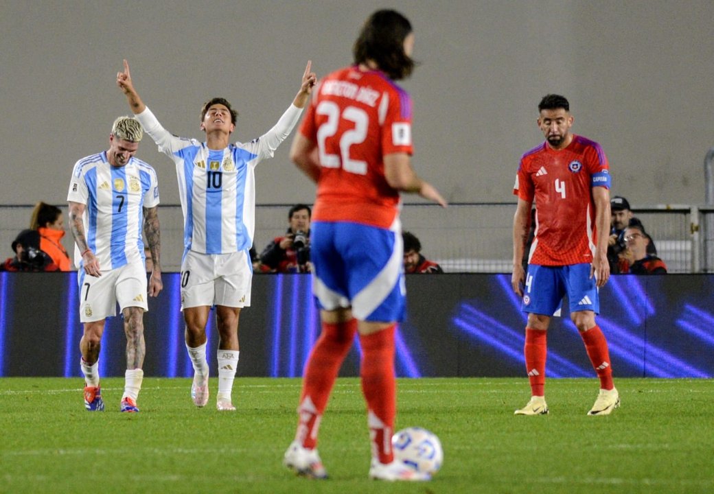 Sin Messi, Argentina goleó 3 a 0 a Chile en el Monumental