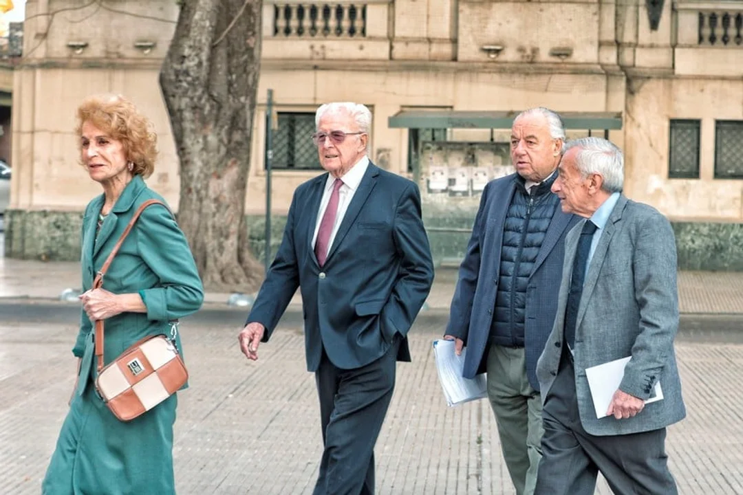 Los integrantes de la Corte Suprema de Justicia de Santa Fe el día de la reunión con el gobernador Maximiliano Pullaro.