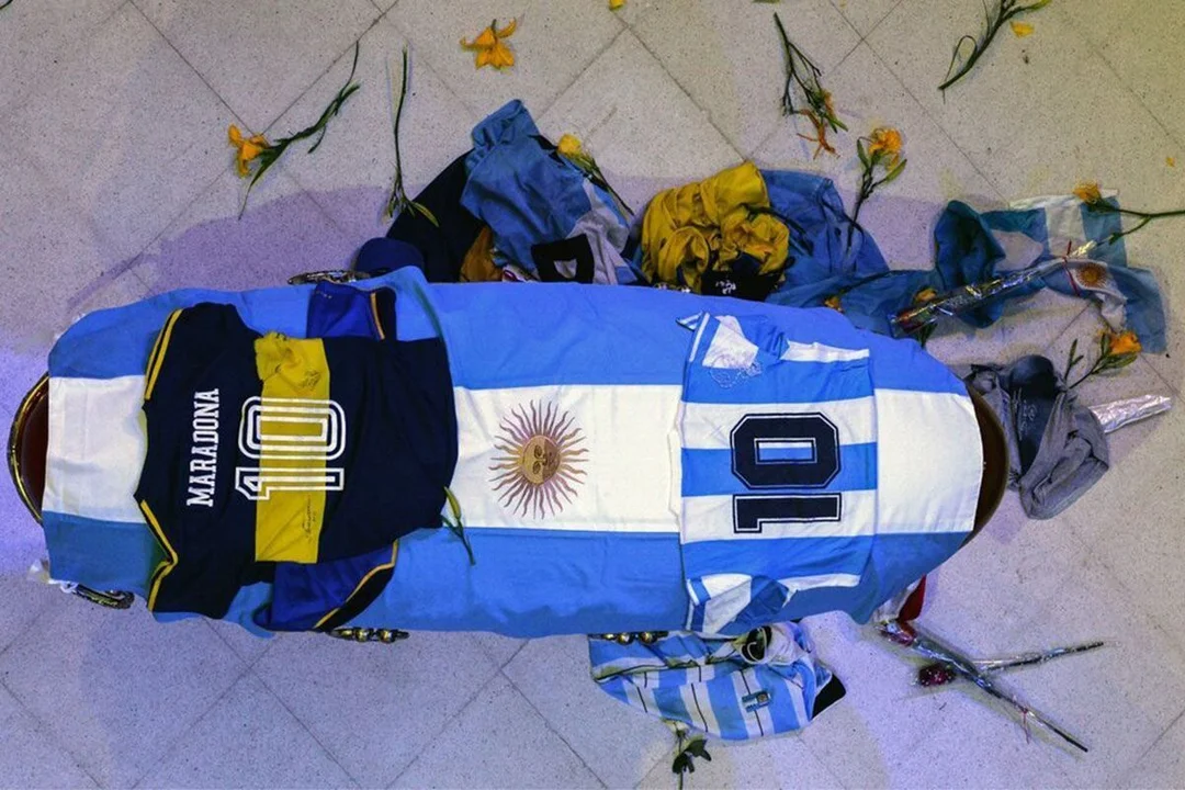 Autorizaron el traslado del cuerpo de Maradona a un mausoleo