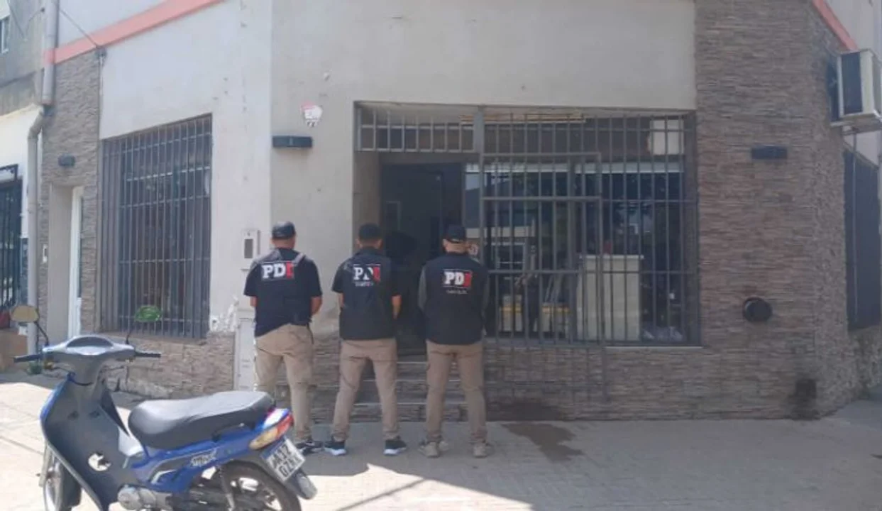 Uno de los locales allanados. (foto diariovision.com.ar)
