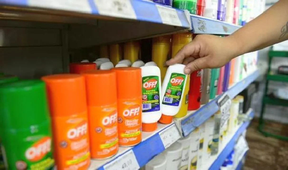 Alerta dengue: las farmacias no tienen vacunas pero sí repelentes