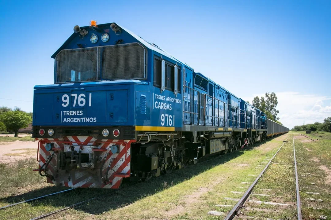 El Gobierno privatizó el Belgrano Cargas, el tren que Cristina nacionalizó