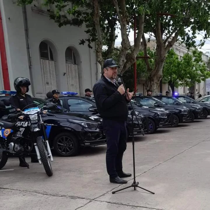 Entregaron nuevos móviles policiales a las Unidad Regional X