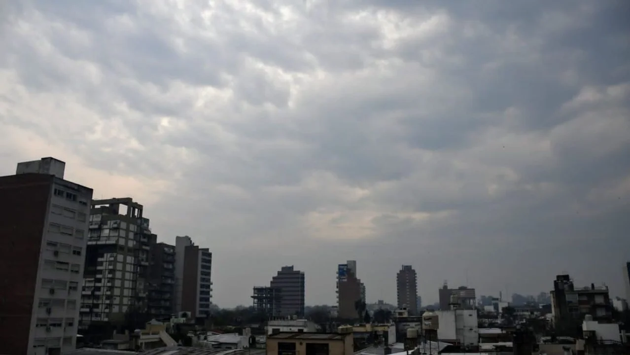Las nubes taparán el sol, pero el calor se hará sentir en Rosario