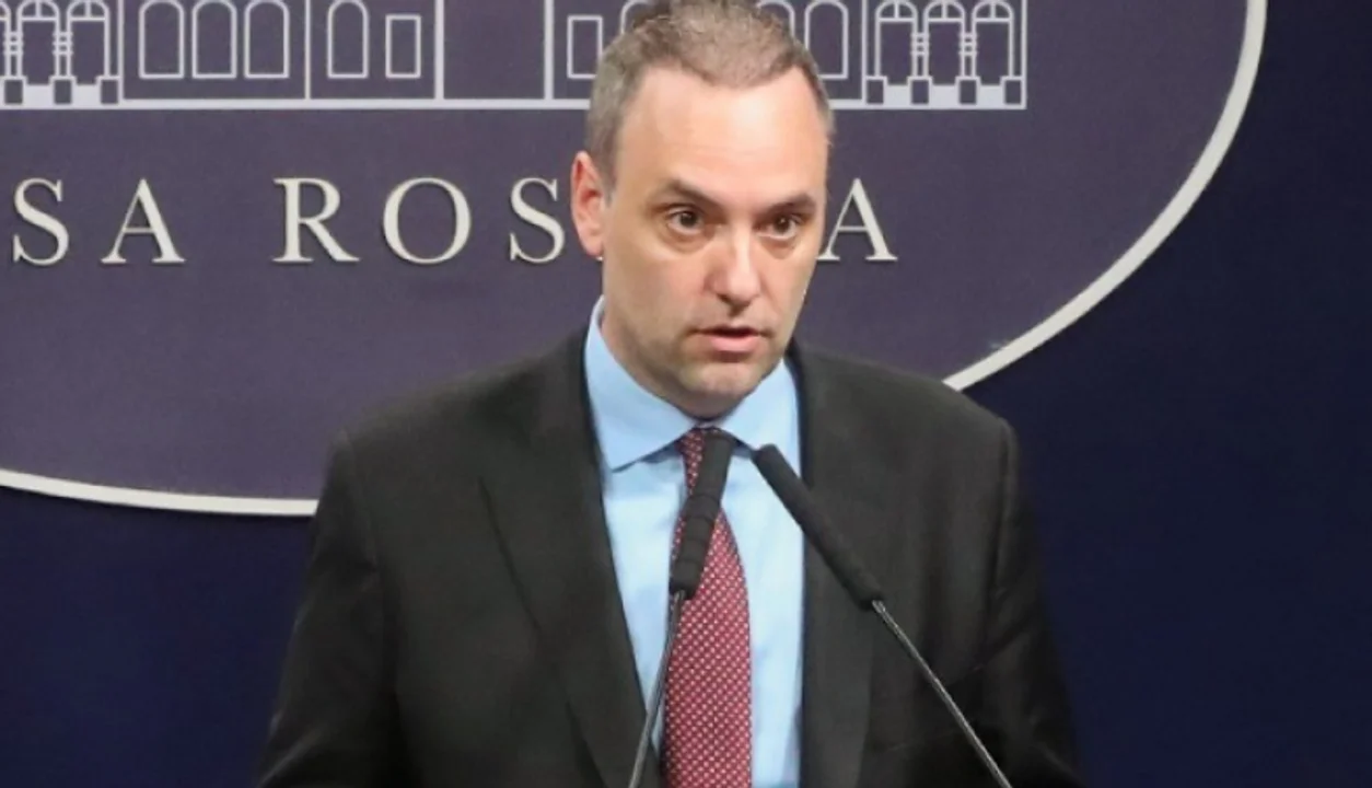 Adorni disfrutó del anuncio.