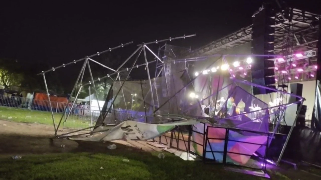 Murió una mujer al ceder la estructura de un escenario debido al fuerte viento
