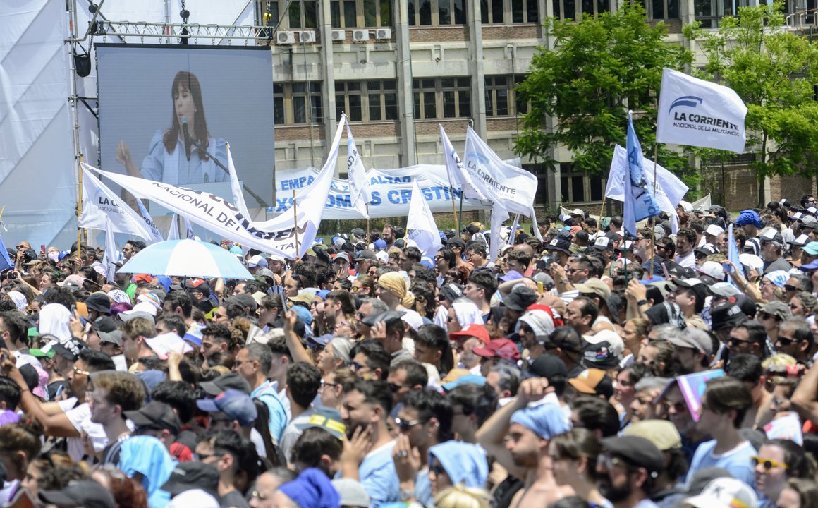 Desregulación de medicamentos y prepagas: los temas del discurso de Cristina