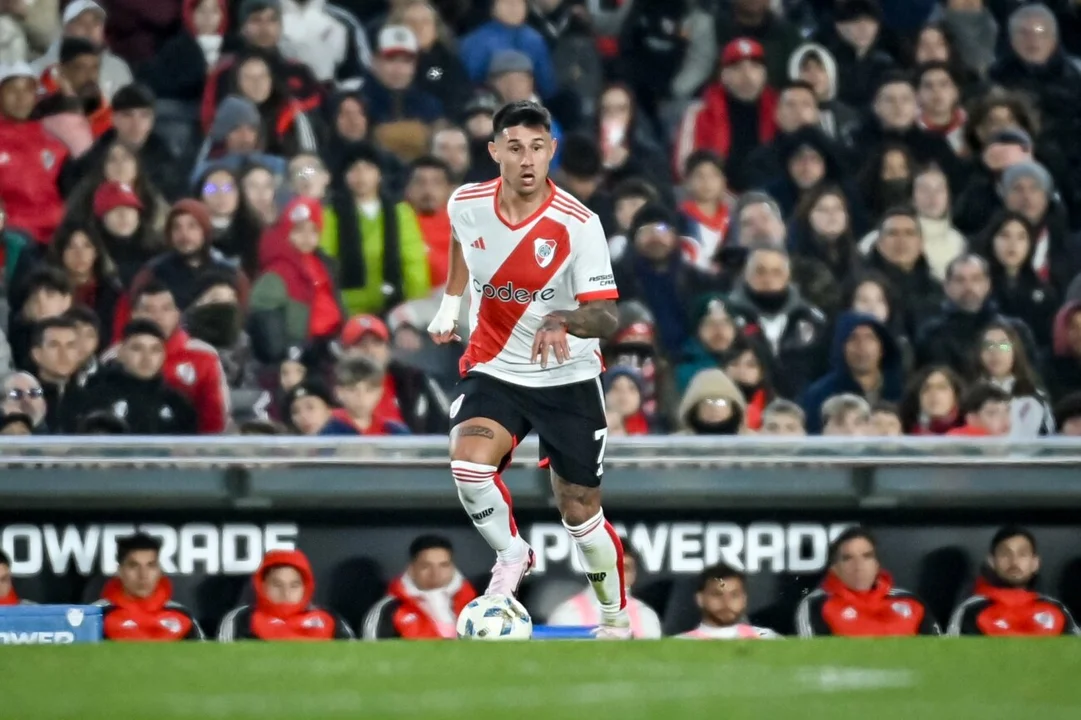 Holan quiere a un delantero de River para reforzar el ataque