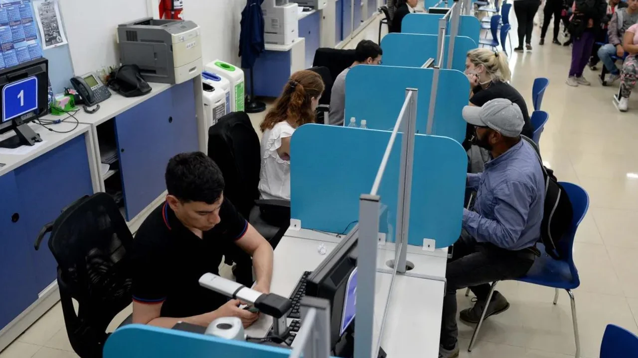 El gobierno celebró 42.000 despidos en el sector público: a qué áreas corresponden