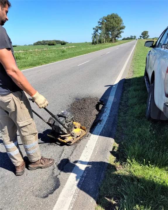 Vialidad trabaja en el mantenimiento de rutas en el sur santafesino