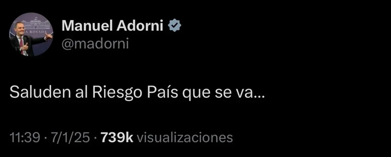 El tuit de Manuel Adorni que envejeció mal: se disparó el Riesgo País y el vocero candidato se volvió viral