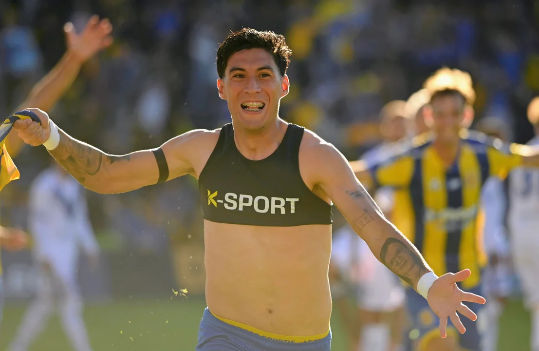 Con un agónico triunfo sobre Vélez, Central alcanzó la cima