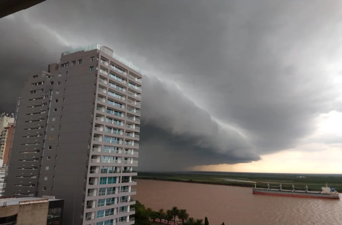 Domingo frío con alerta de tormentas durante la noche