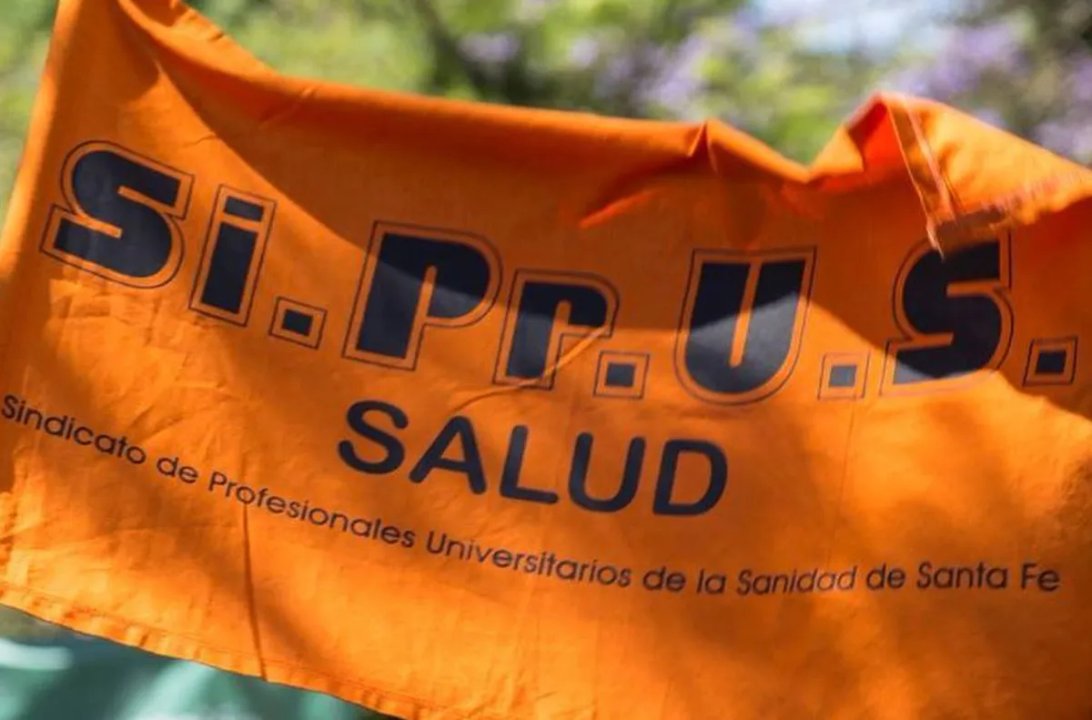 Profesionales de la salud en asamblea y protesta