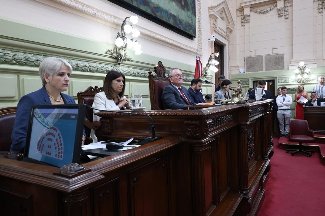 Sesión de la Legislatura de Santa Fe donde se vota la nueva Corte provincial