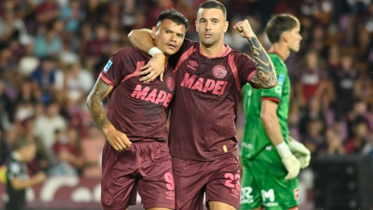 Jugadores de Newell’s Old Boys tras la goleada sufrida ante Lanús