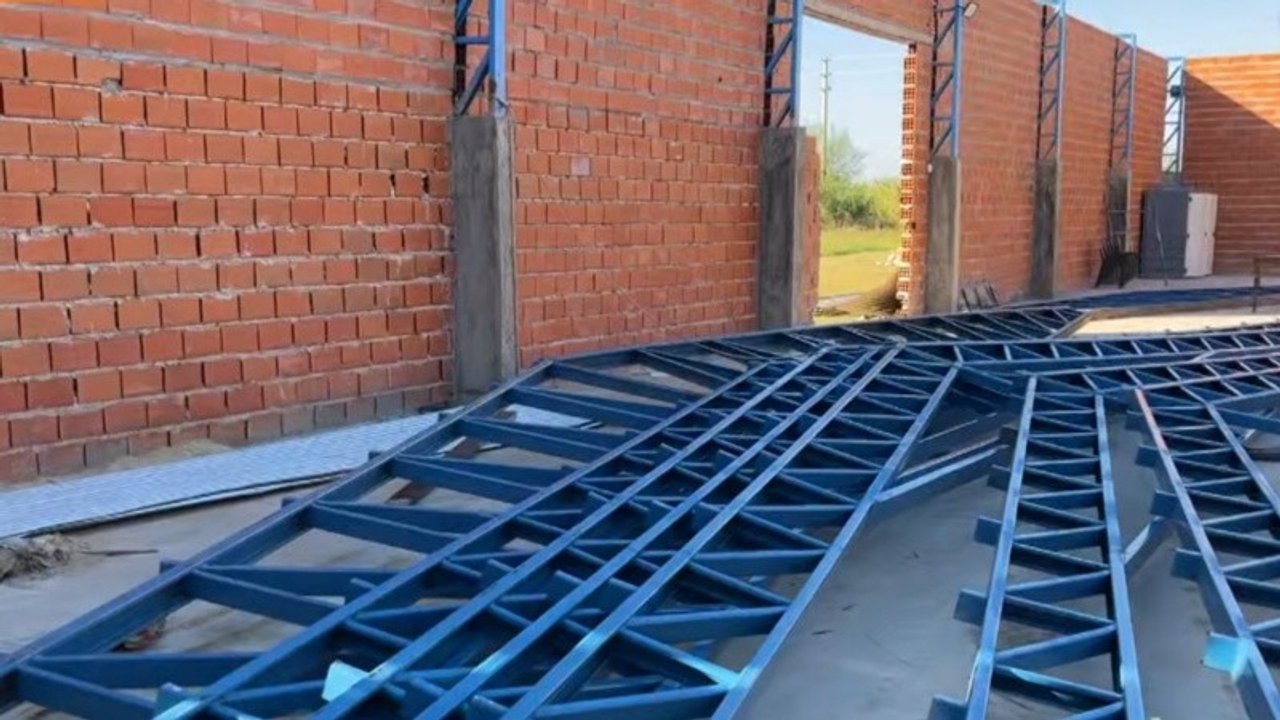 Nuevo accidente en la construcción: una viga cayó sobre un obrero y está grave