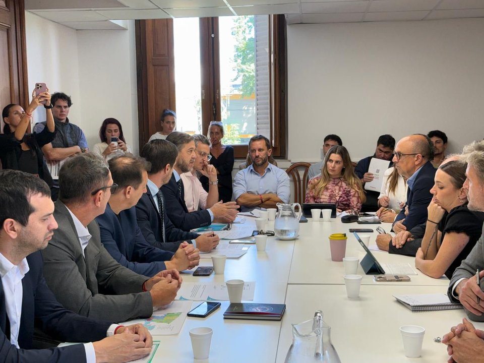 Intendentes pidieron acelerar acuerdos por la ley de cuidacoches
