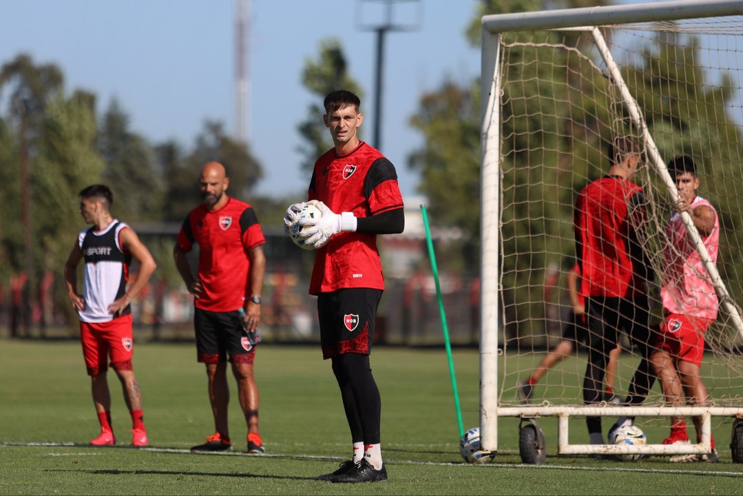 Se agranda la lista de salidas en la Lepra: quiénes se irán del club