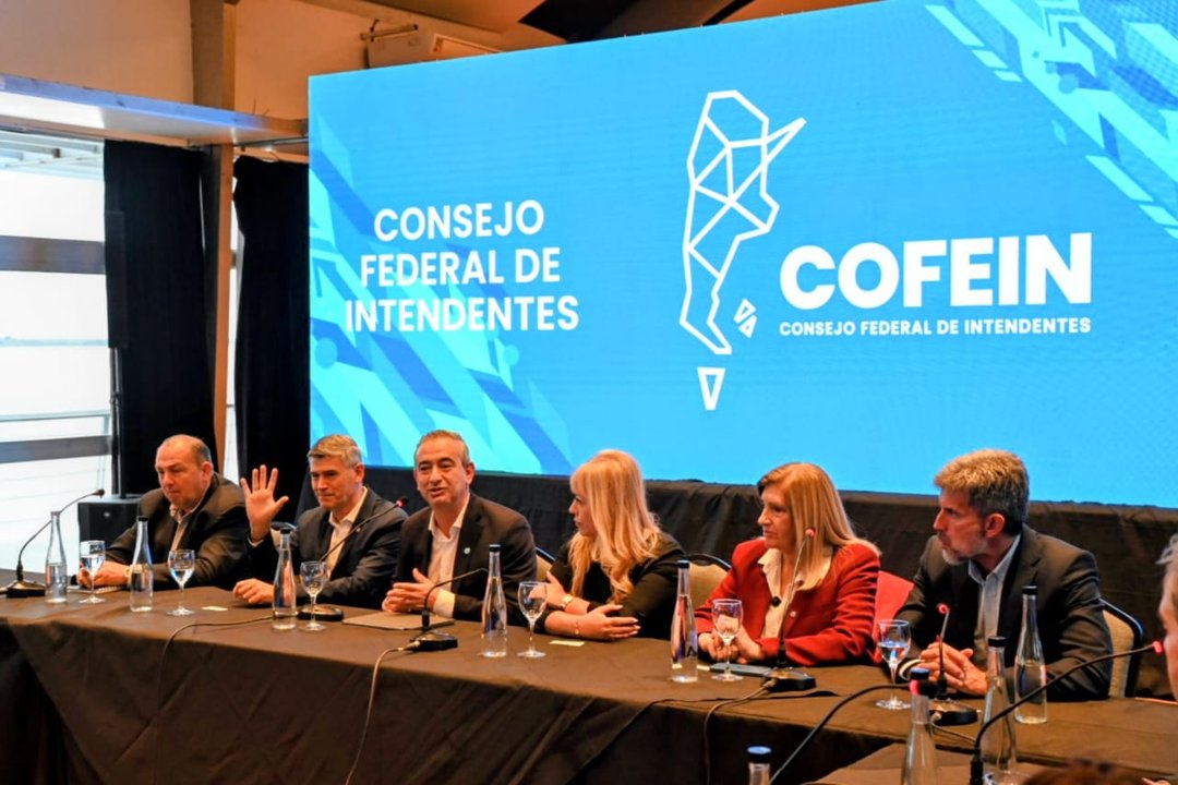 Desde Rosario, intendentes reclamaron fondos y federalismo